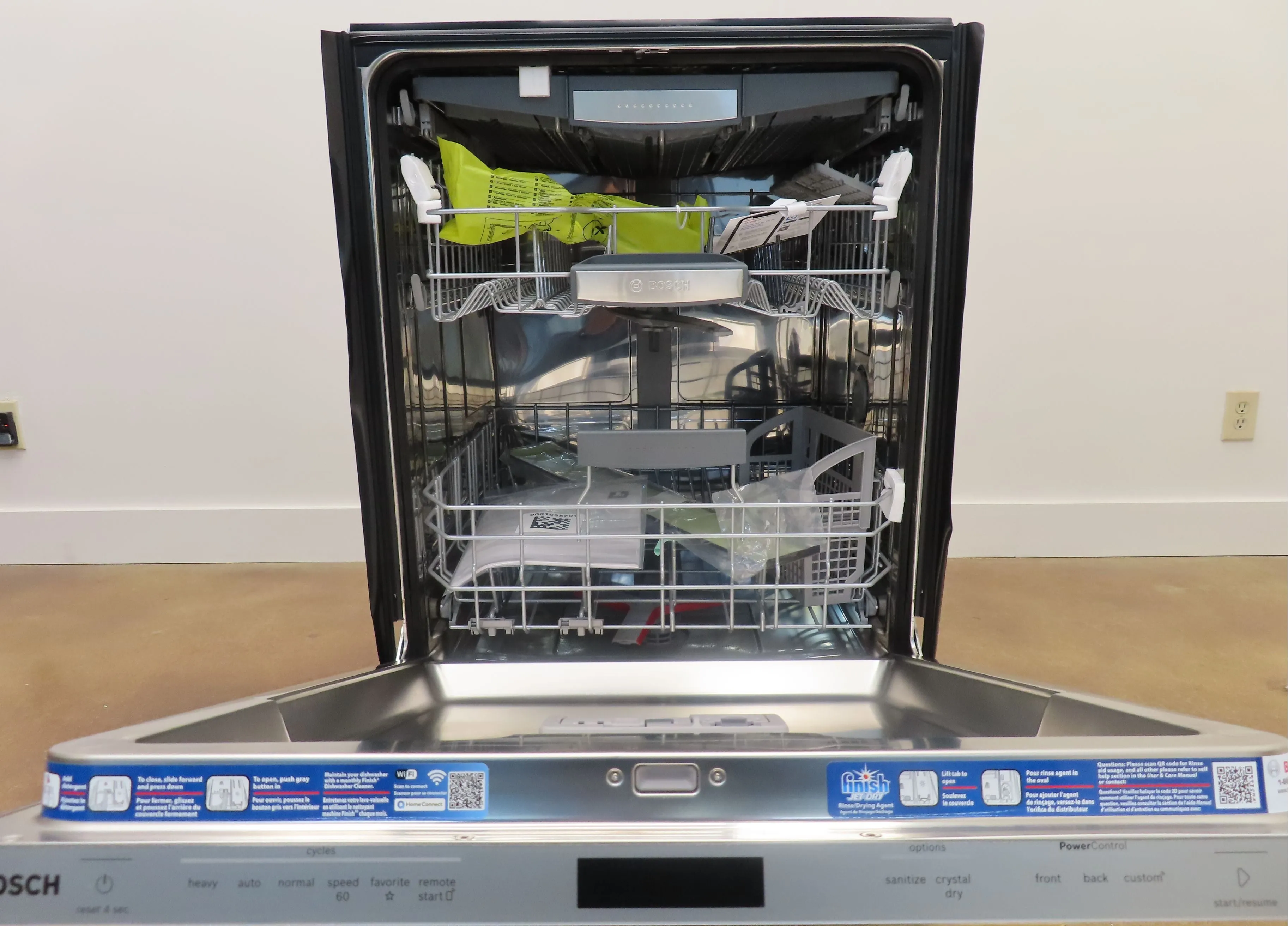 Bosch 800 Series SHV78CM3N 24" Fully Integrated Built-In Smart Dishwasher Pics