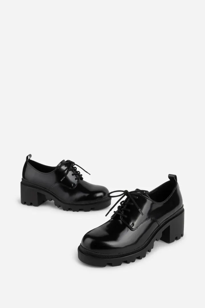 INTENTIONALLY BLANK STREETER OXFORDS