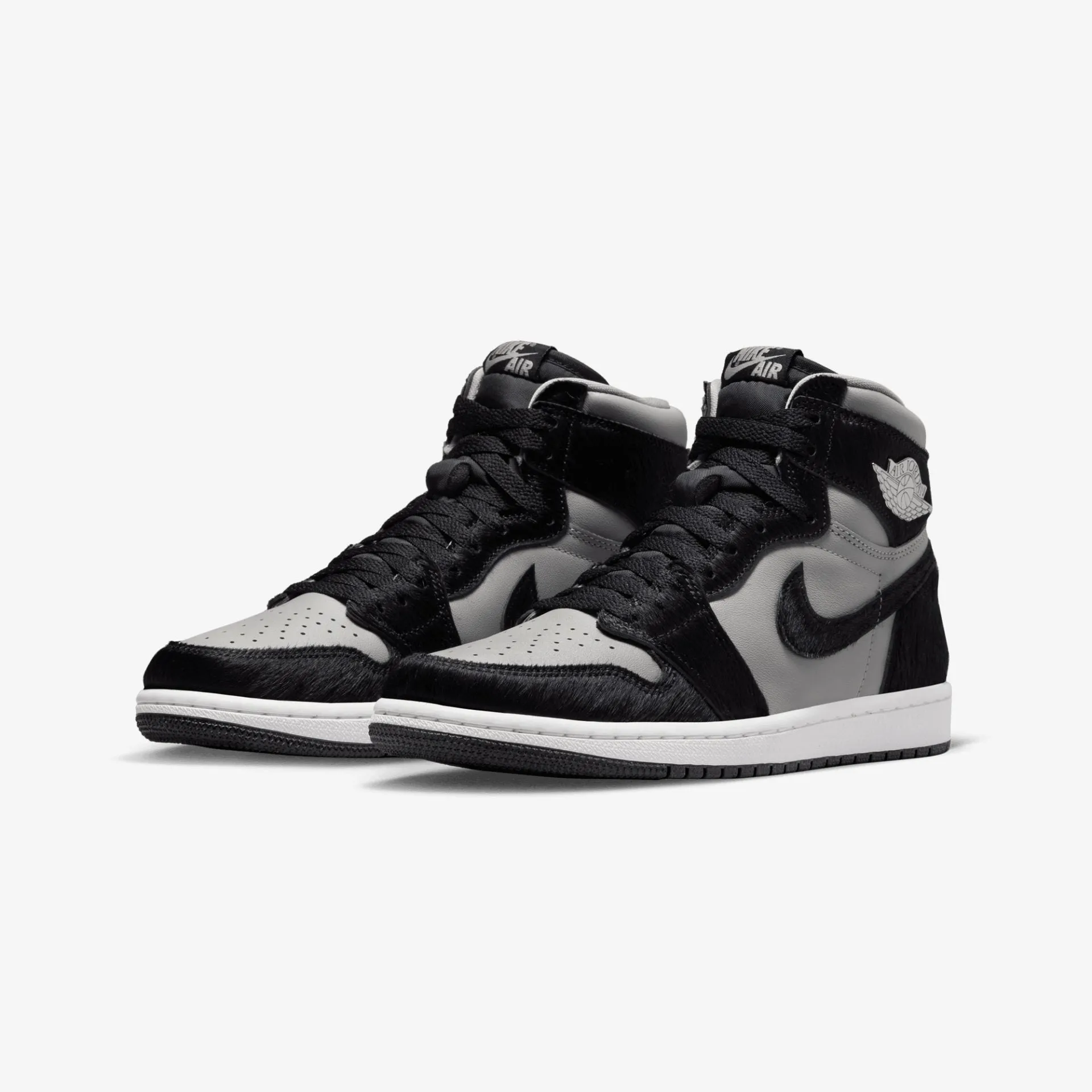 Jordan | WMN'S AIR JORDAN 1 RETRO HIGH  { MEDIUM GREY/BLACK-WHITE