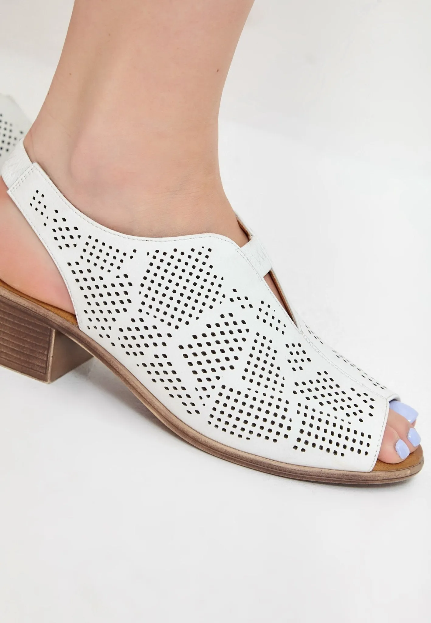 Leather Classic Block Heeled Sandals - White