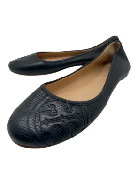 Tory Burch Shoe Size 8.5 Black Pebbled Leather round toe Stitched Logo Flats