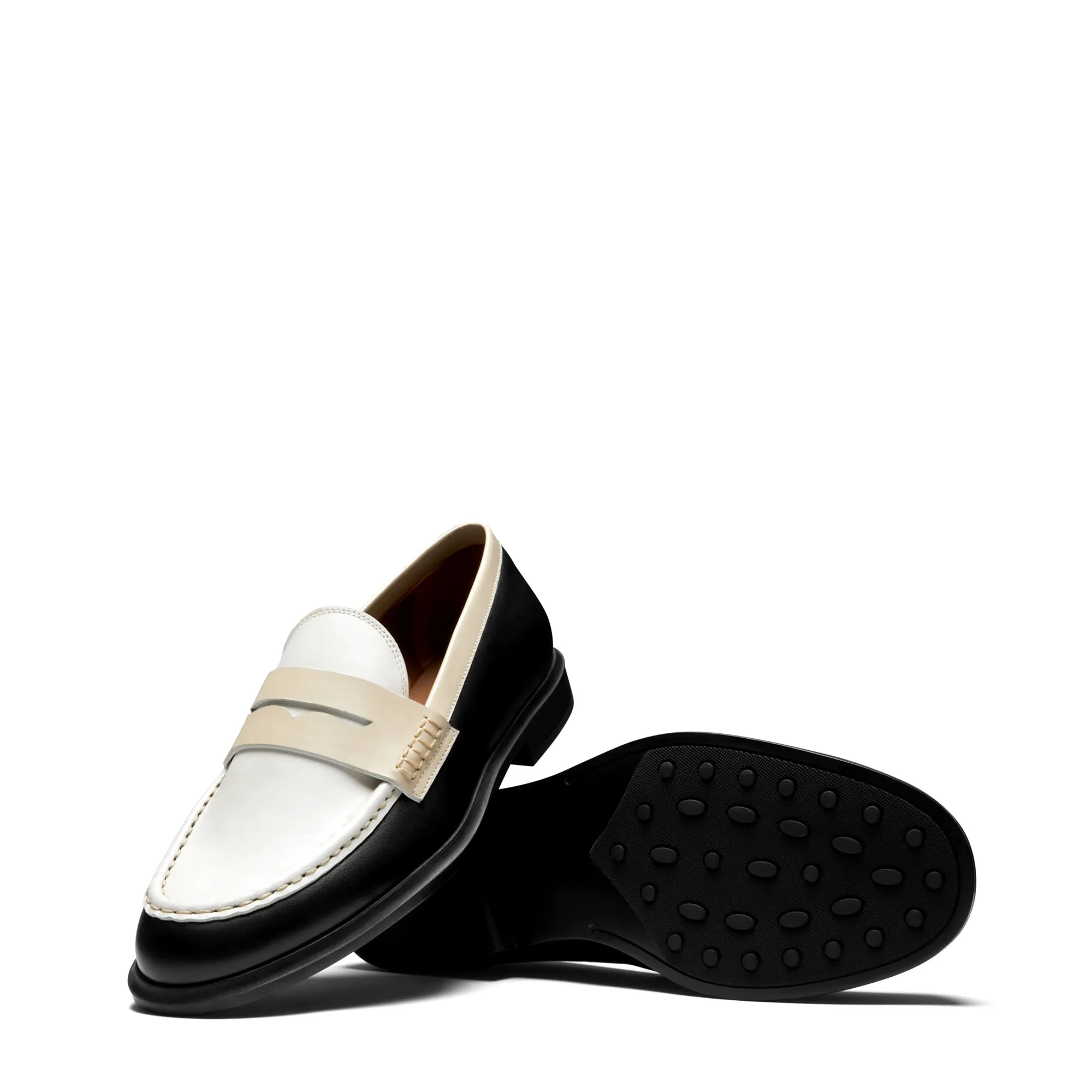 Vendôme Blandine black and white calfskin leather loafers with white details