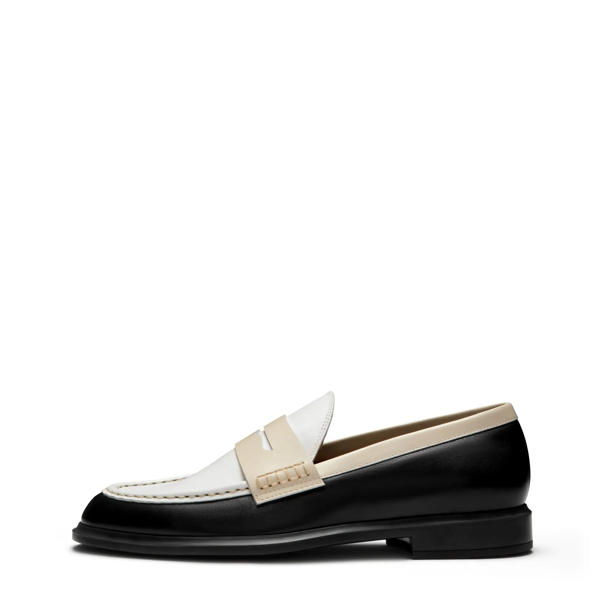 Vendôme Blandine black and white calfskin leather loafers with white details